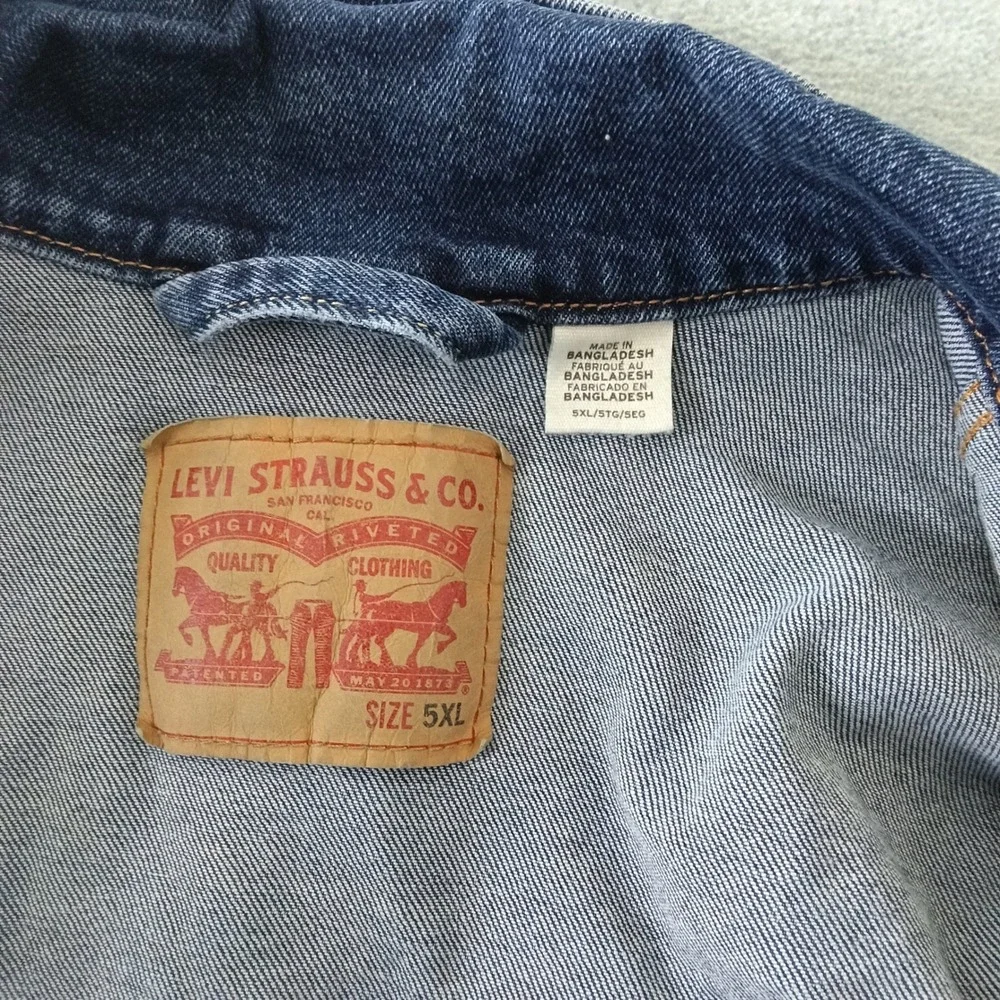Levis Mens 5XL Dark Wash Denim Trucker Jacket Blue Button Up Red Tab WaterLess